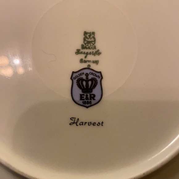 Classic Golden Crown E&R Harvest Plates - Picture 6 of 8